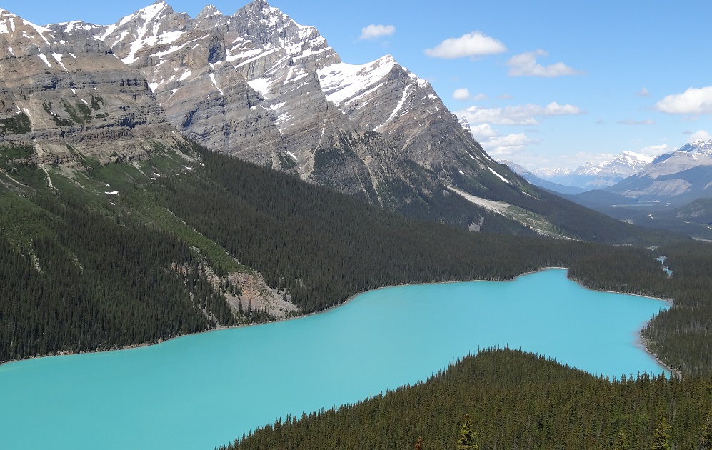 Türkisblauer Bergsee in Kanada