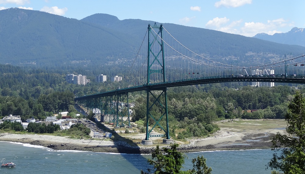Brücke über den Fluß in Kanada